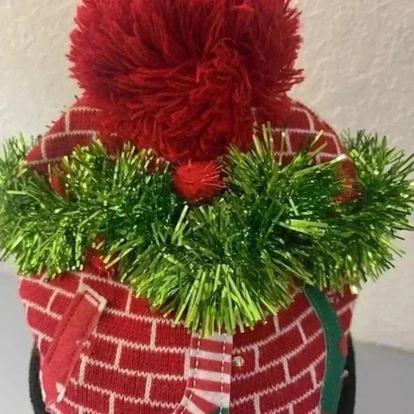Adult Unisex Knitted Christmas Benie Hat with Pom Pom Cuffed Skull Cap - Picture 2 of 6